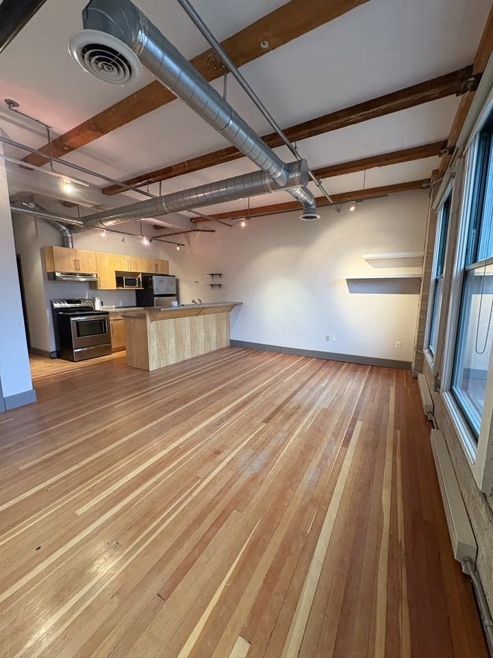 110 Princess Street 401 - Photo 3 of 8