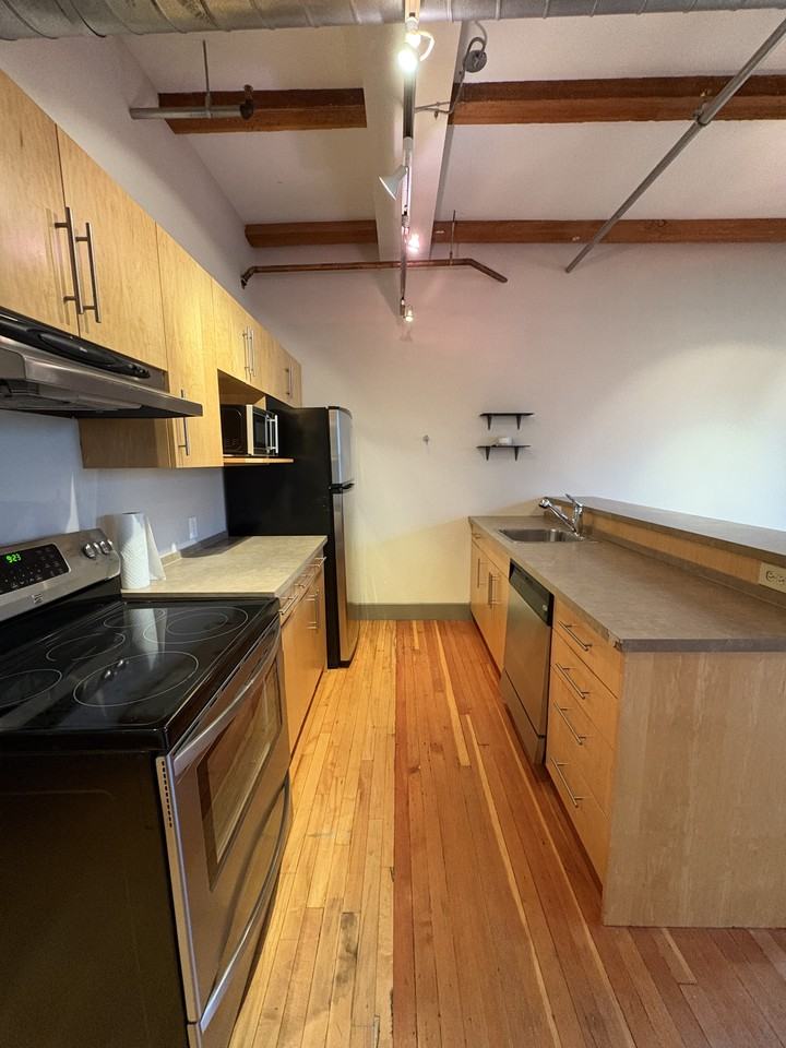 110 Princess Street 401 - Photo 4 of 8