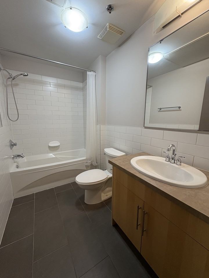 110 Princess Street 401 - Photo 5 of 8