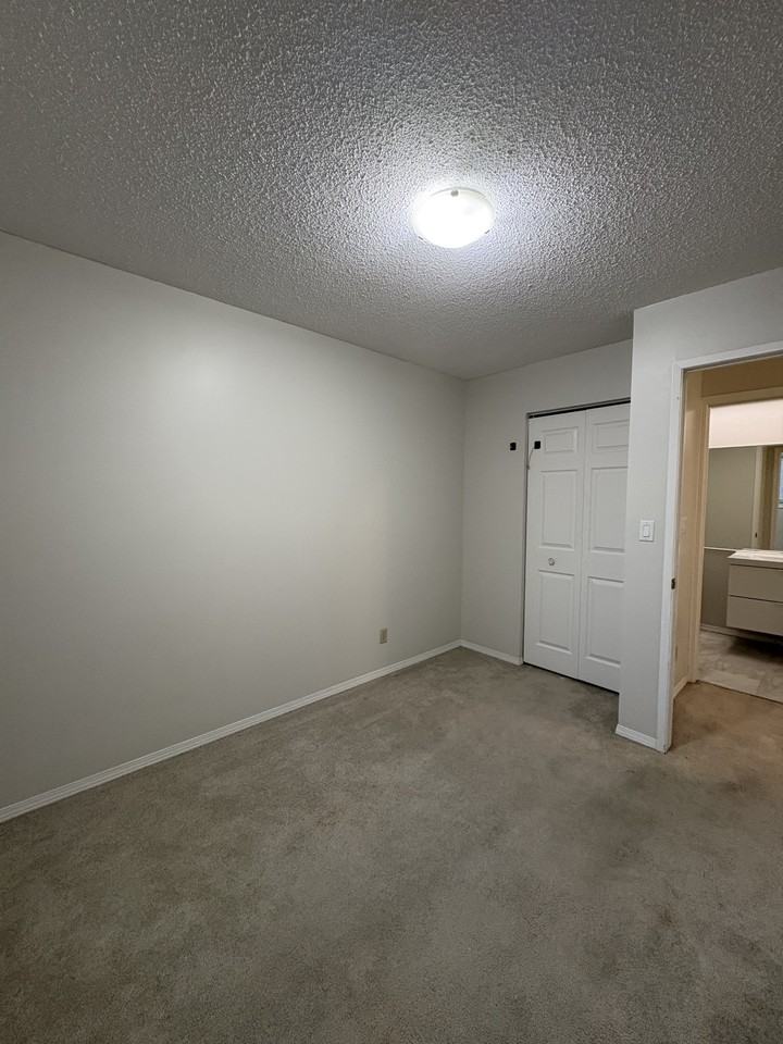 170 Grassie Boulevard 3