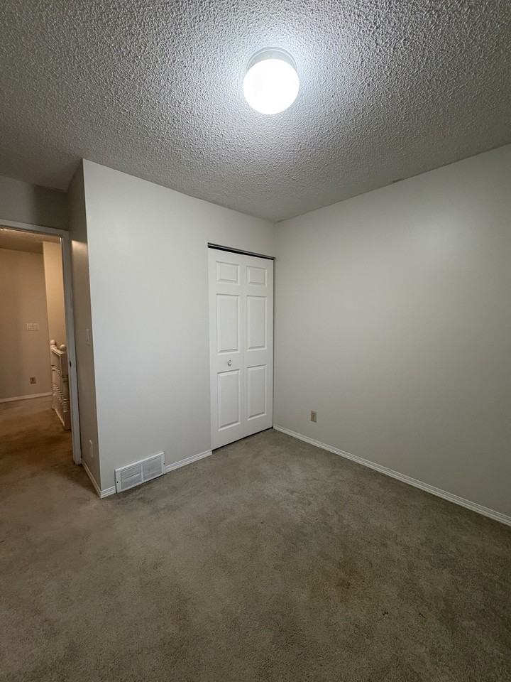 170 Grassie Boulevard 3 - Photo 6 of 13