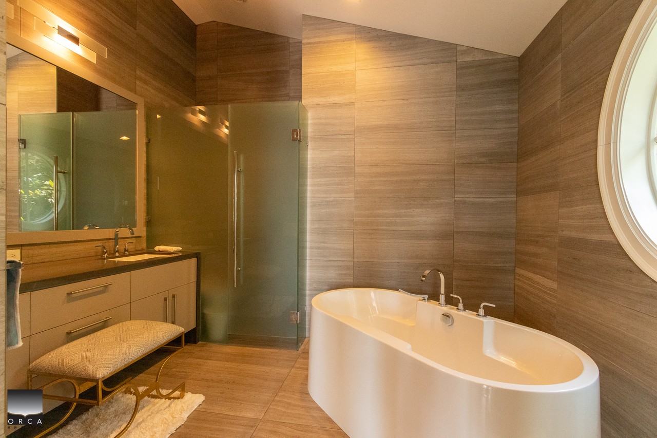 4460 Ross Cres - Photo 6 of 28