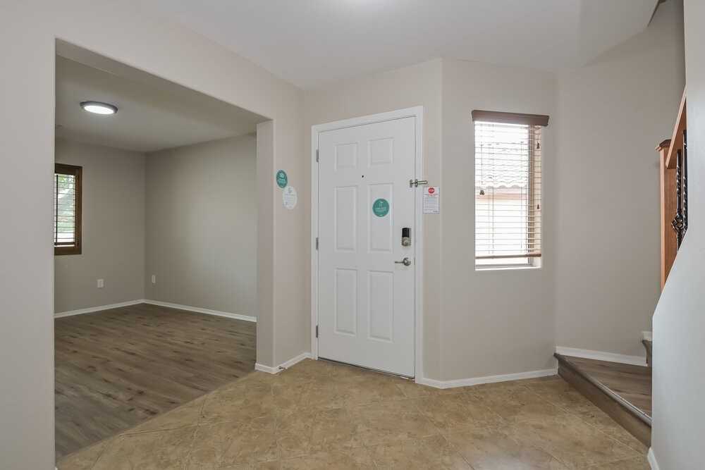 121 W Calle Paso Suave - Photo 5 of 16