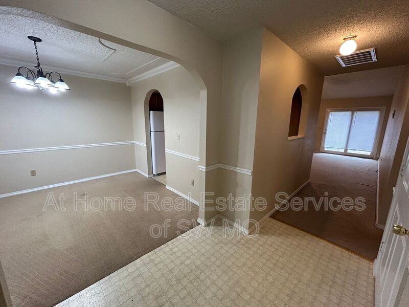 3816 W Sylvania St - Photo 2 of 14