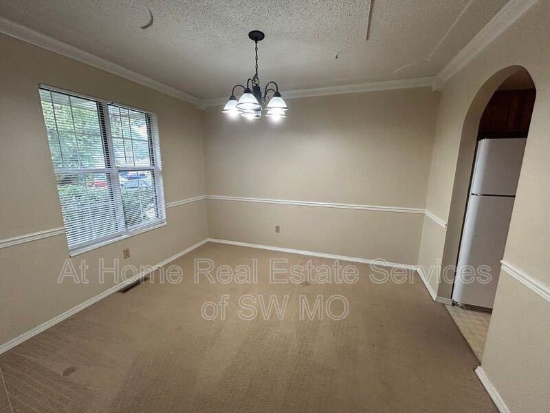 3816 W Sylvania St - Photo 3 of 14