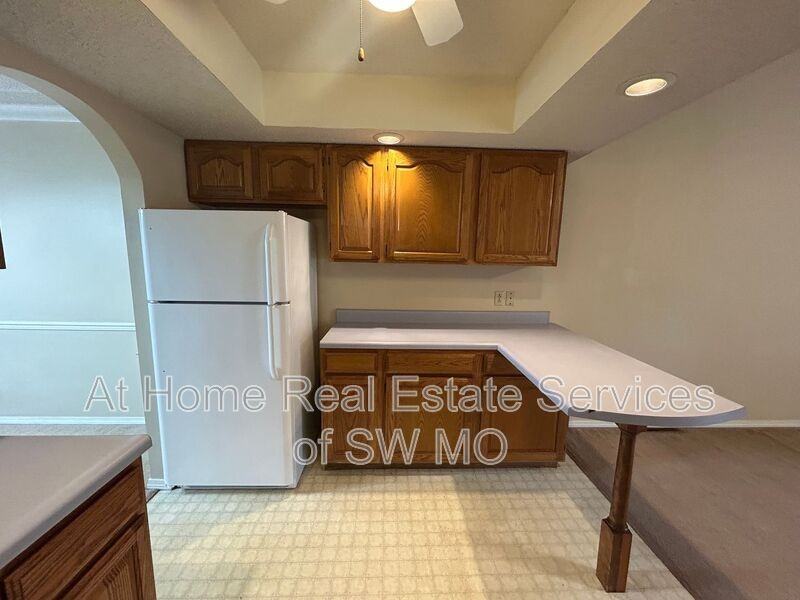 3816 W Sylvania St - Photo 6 of 14