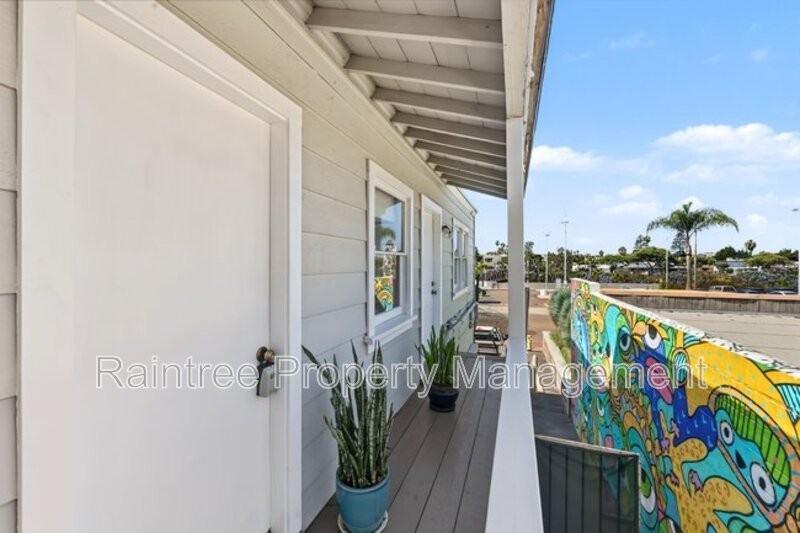 146 N Cedros Ave - Photo 3 of 20