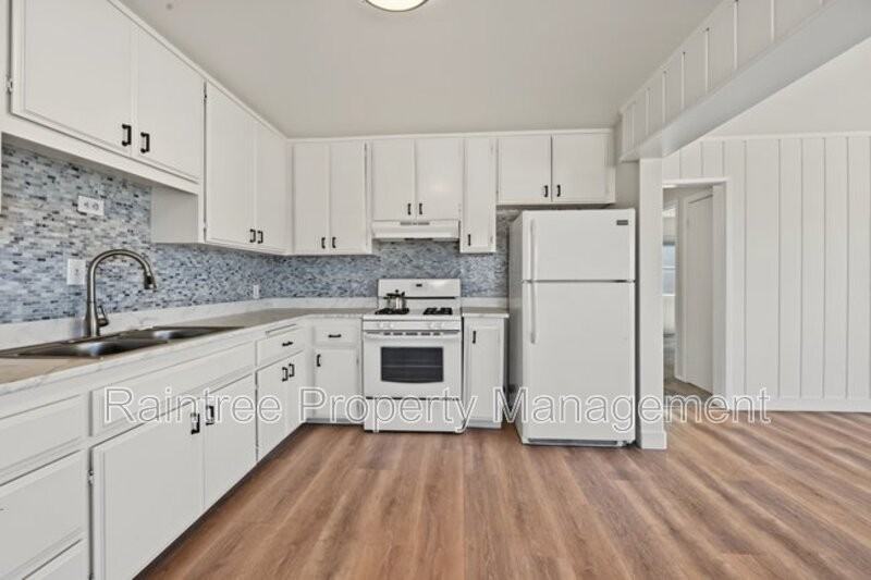 146 N Cedros Ave - Photo 5 of 20