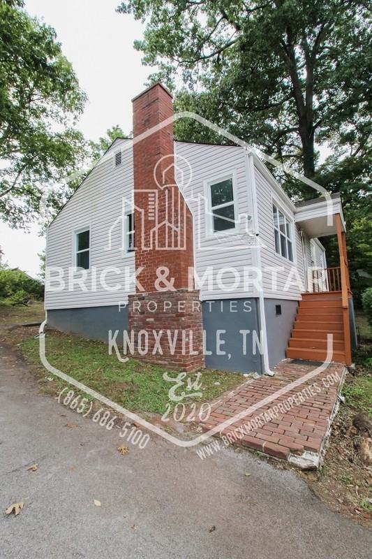 604 E Moody Ave - Photo 3 of 24