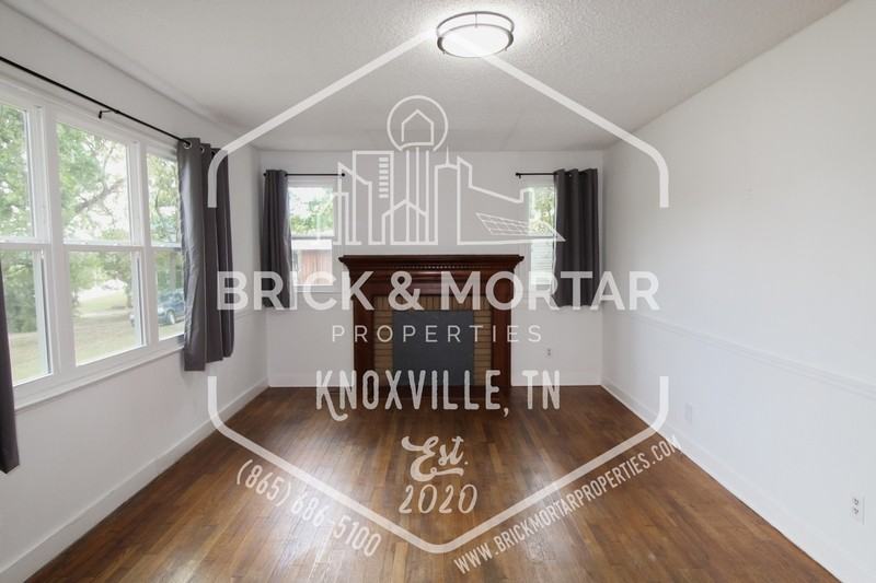 604 E Moody Ave - Photo 4 of 24