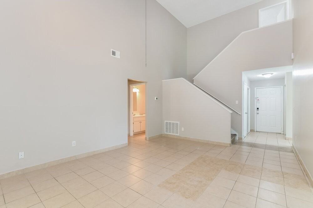 4728 Alexis Dr - Photo 5 of 17