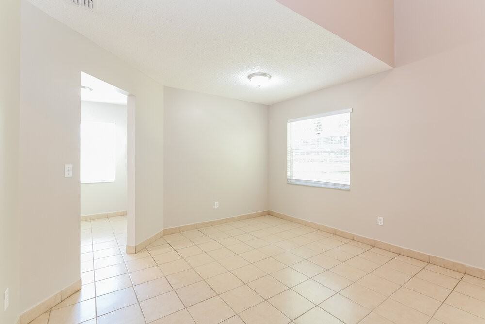4728 Alexis Dr - Photo 6 of 17