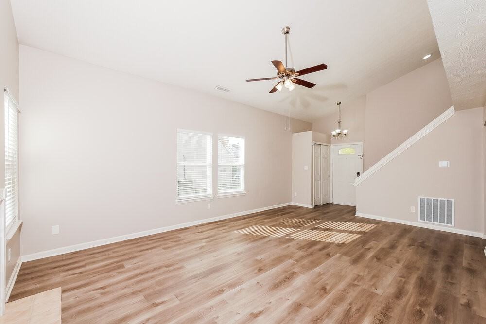 5723 Congressional Pl - Photo 7 of 17