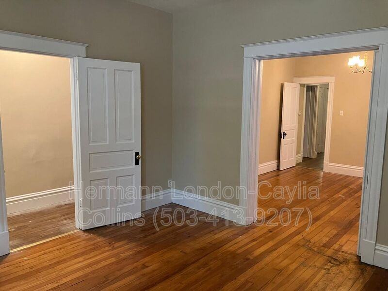 4504 S Grand Blvd #1F - Photo 3 of 11