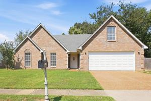 featured image of 6752 Oakmoor Cir S