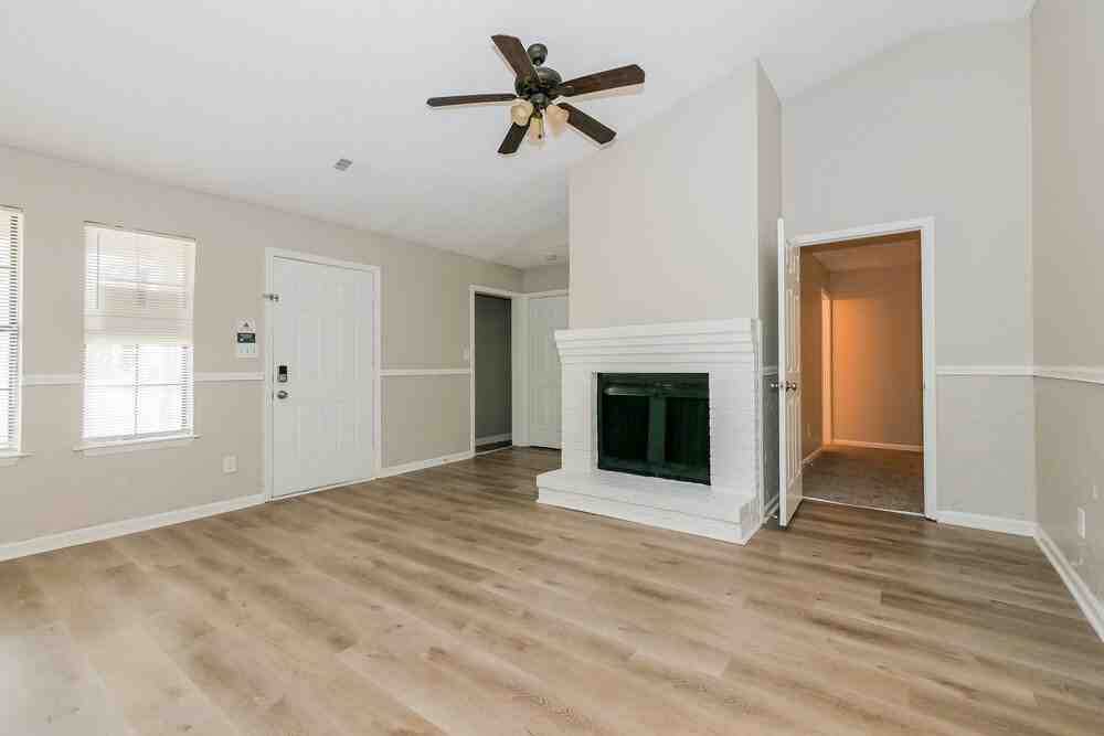 5293 Brentwood Rd - Photo 3 of 16