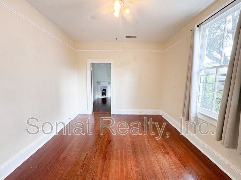 413 Cherokee St - Photo 5 of 11