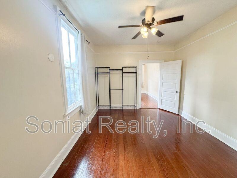 413 Cherokee St - Photo 6 of 11
