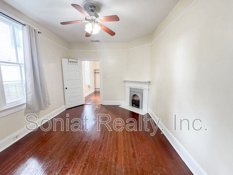 413 Cherokee St - Photo 7 of 11