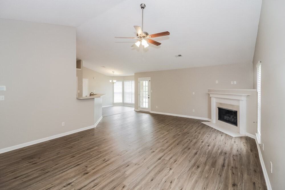 6465 White Hawk Ln - Photo 4 of 16