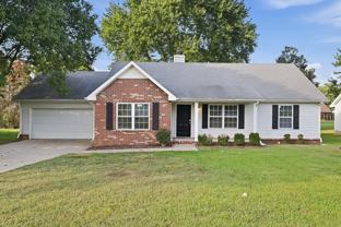 2918 Weybridge Dr - Photo 1 of 1