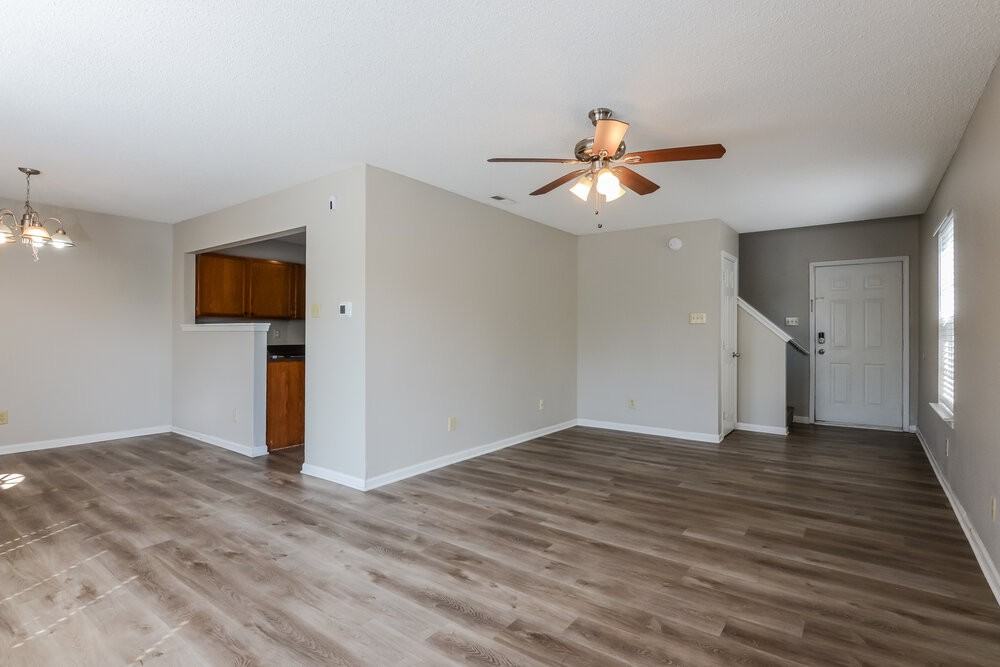 1206 Kenwood Dr - Photo 4 of 17