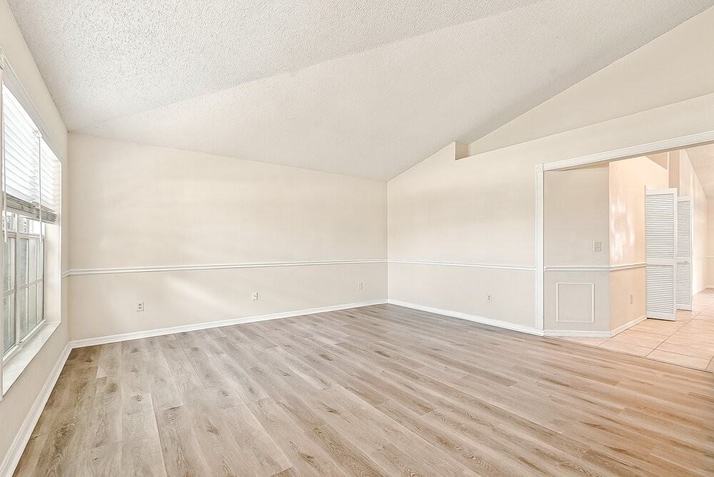 9548 Brackin St - Photo 3 of 16