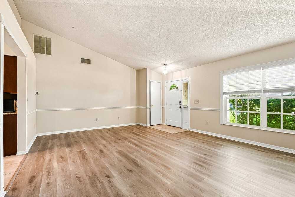 9548 Brackin St - Photo 4 of 16