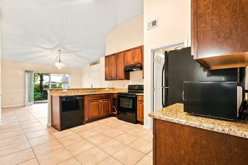 9548 Brackin St - Photo 7 of 16