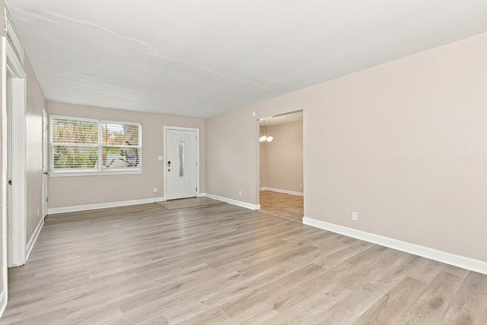 2130 Bills Dr - Photo 5 of 17