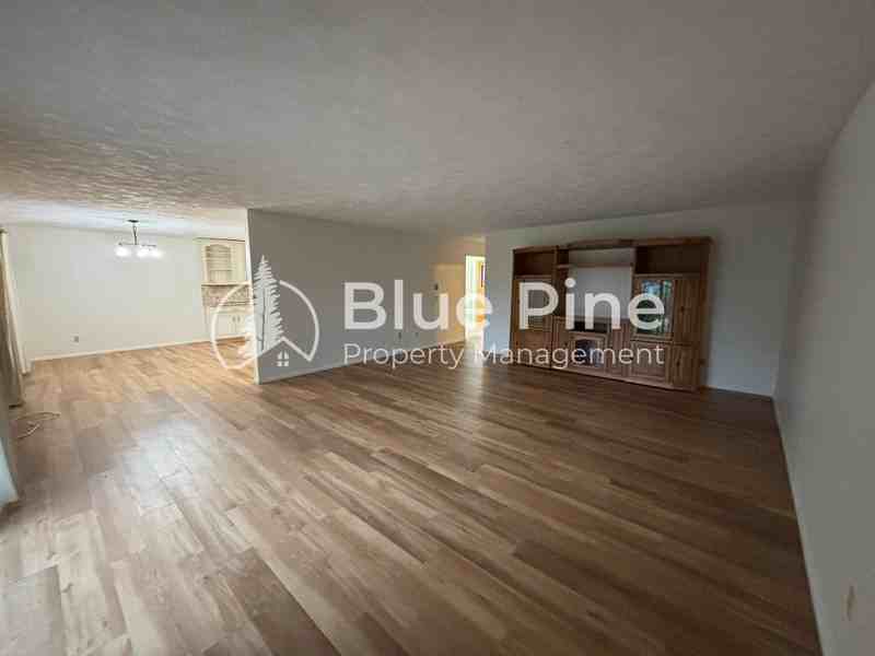 1830 Balboa Dr #1 - Photo 6 of 20