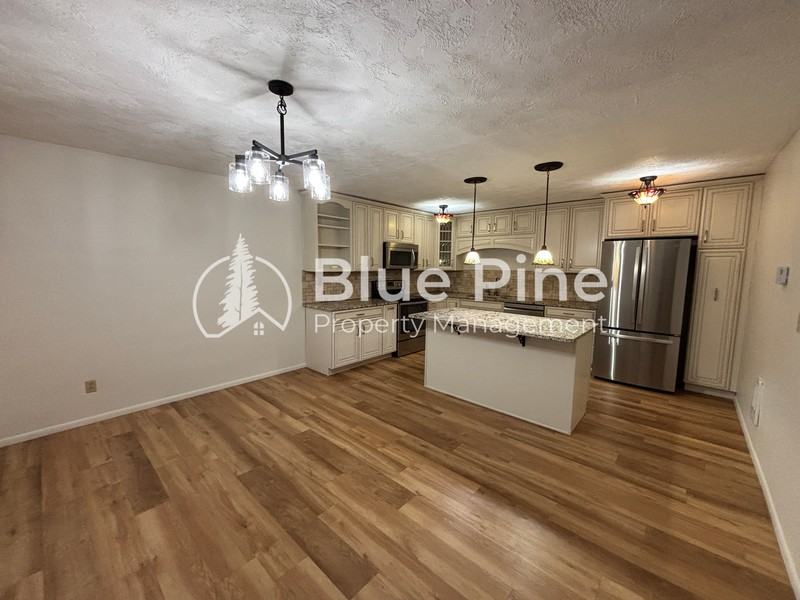 1830 Balboa Dr #1 - Photo 7 of 20