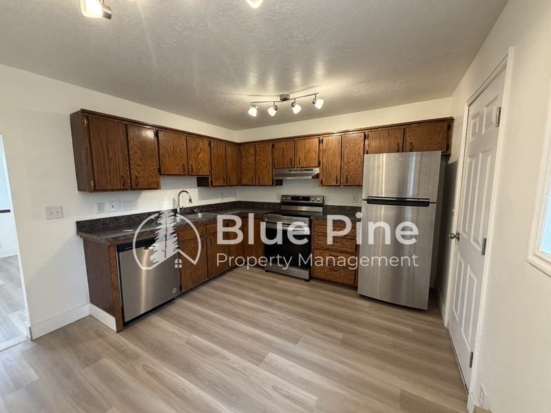 1224 Holman Ave - Photo 4 of 15