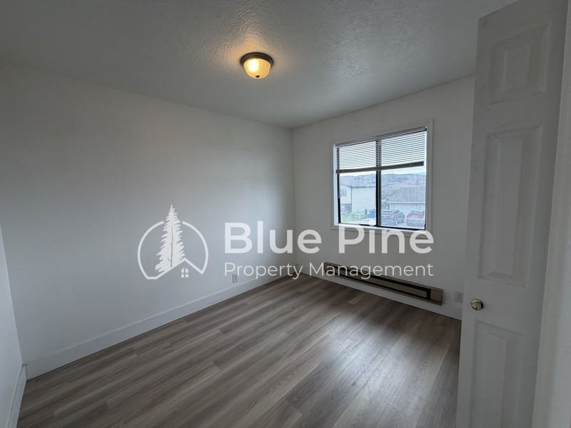 1224 Holman Ave - Photo 5 of 15