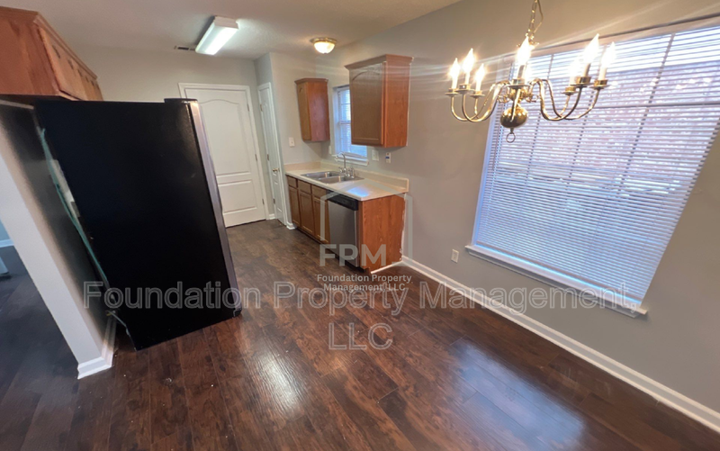 9115 Cinderhill Cv W - Photo 3 of 15