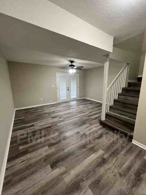 1430 Stratton Place Dr - Photo 3 of 15