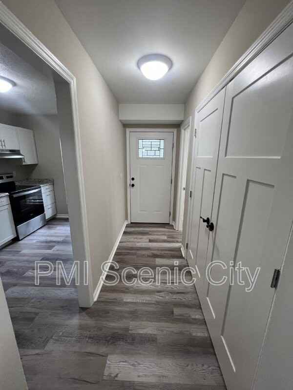 1430 Stratton Place Dr - Photo 5 of 15