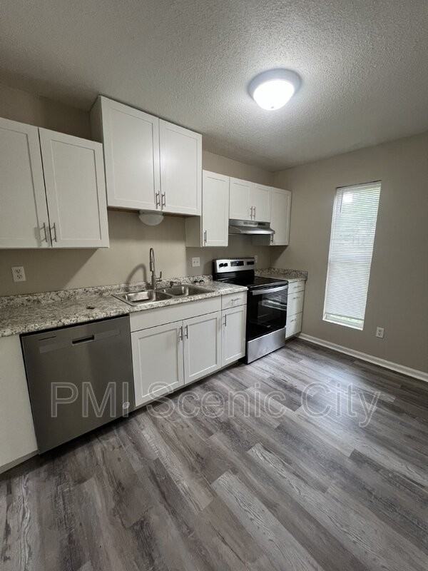 1430 Stratton Place Dr - Photo 7 of 15