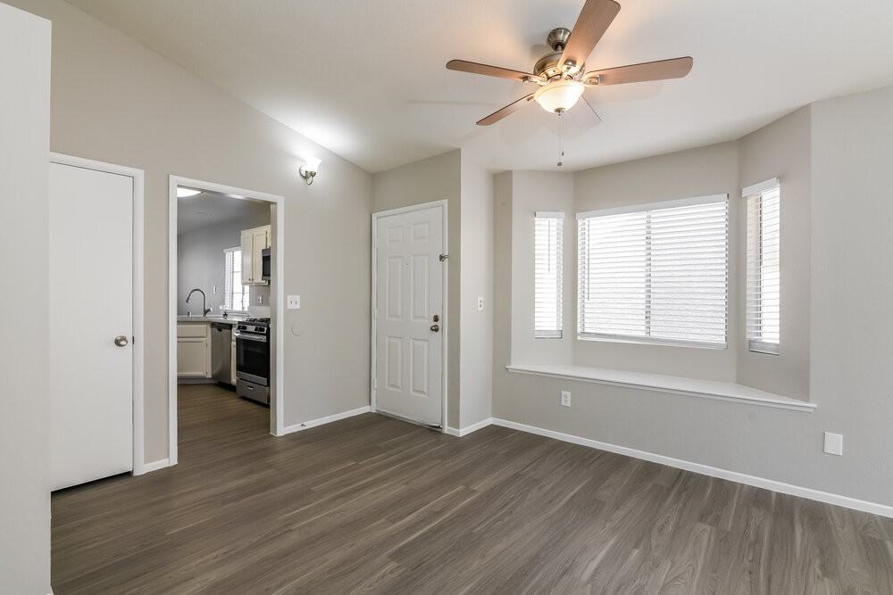 7122 Knoll View Dr - Photo 4 of 16