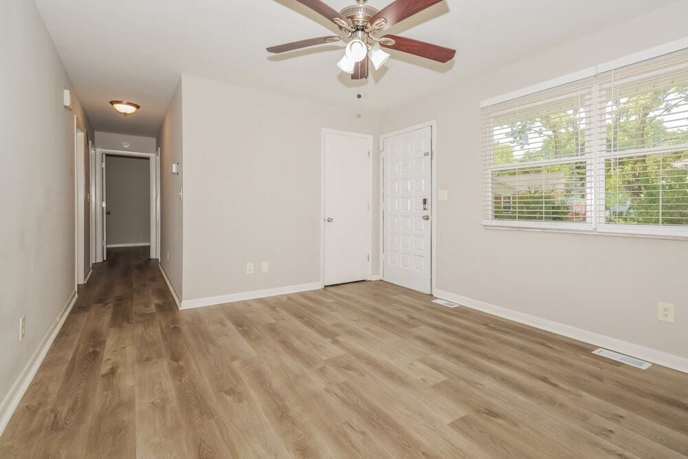 4404 Mesa Ct - Photo 4 of 17
