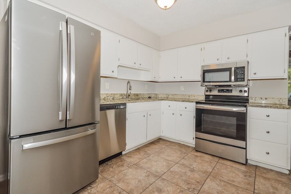 4404 Mesa Ct - Photo 7 of 17