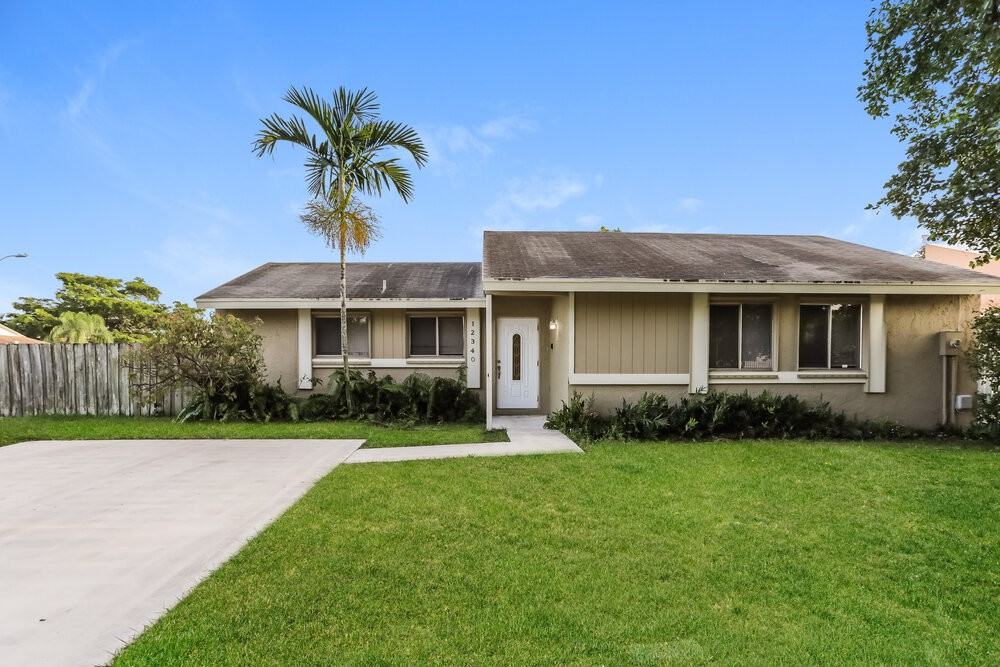 12340 Sw 207th Ter - Photo 2 of 25