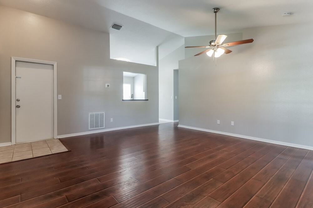 14909 Stag Creek Cir - Photo 4 of 16