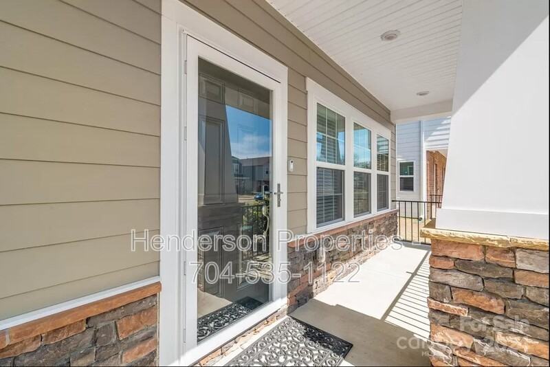 220 Emmett Dr - Photo 2 of 16
