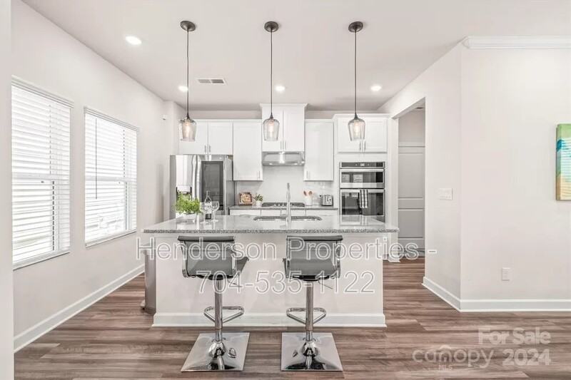 220 Emmett Dr - Photo 3 of 16