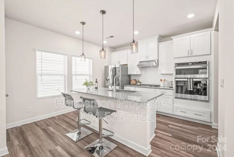 220 Emmett Dr - Photo 5 of 16