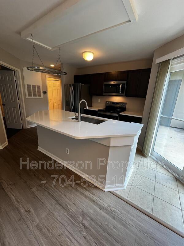 8071 Cedar Glen Dr - Photo 2 of 15