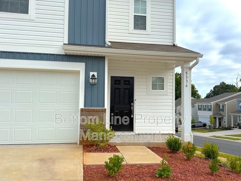 5336 Small St - Photo 2 of 26