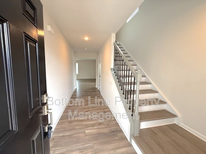 5336 Small St - Photo 3 of 26