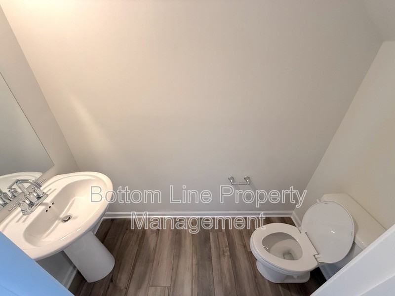 5336 Small St - Photo 4 of 26